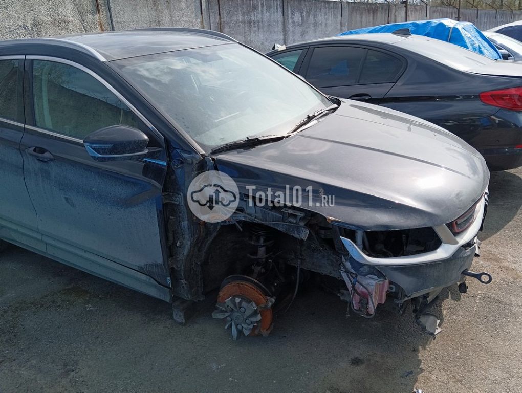 Фото Geely Coolray 12