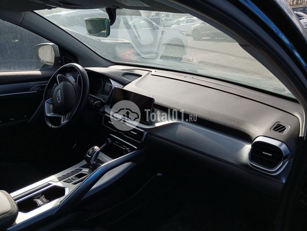 Фото Geely Coolray 140