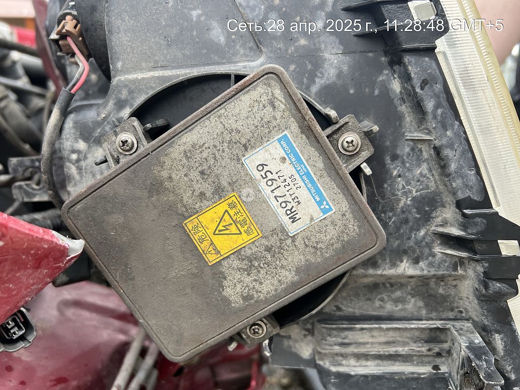 Фото Mitsubishi Dion 162