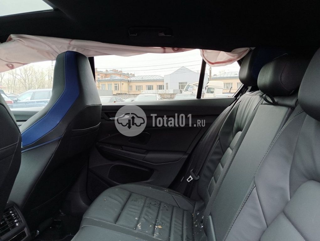 Фото Volkswagen Golf 100