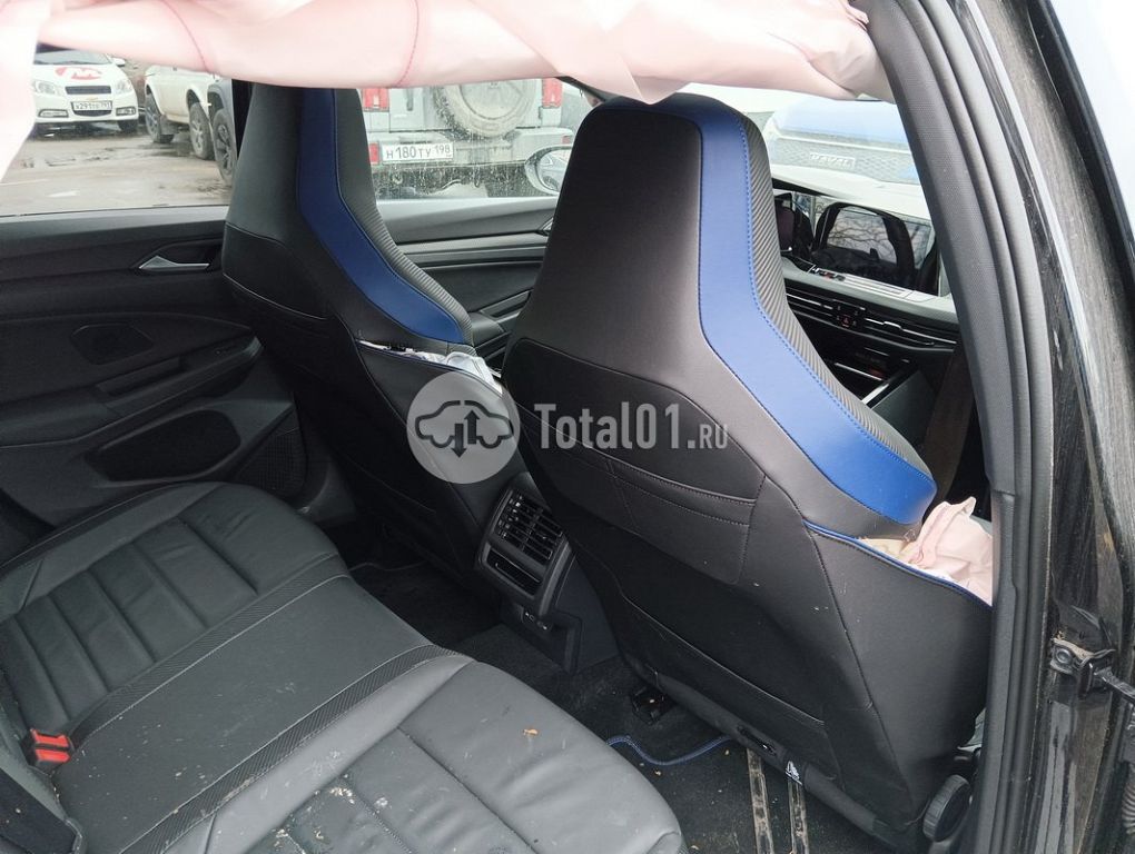 Фото Volkswagen Golf 138