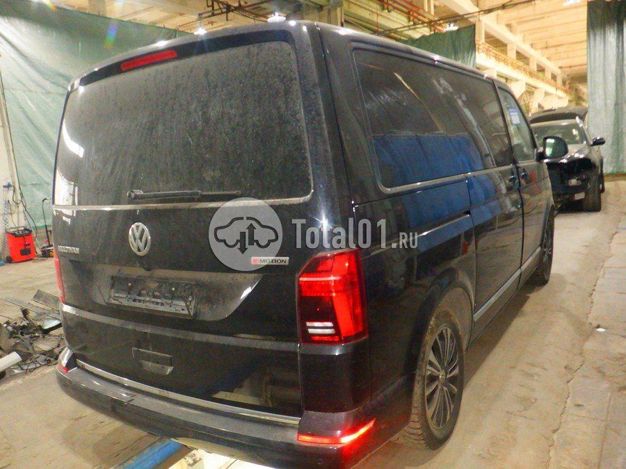 Фото Volkswagen Multivan 2