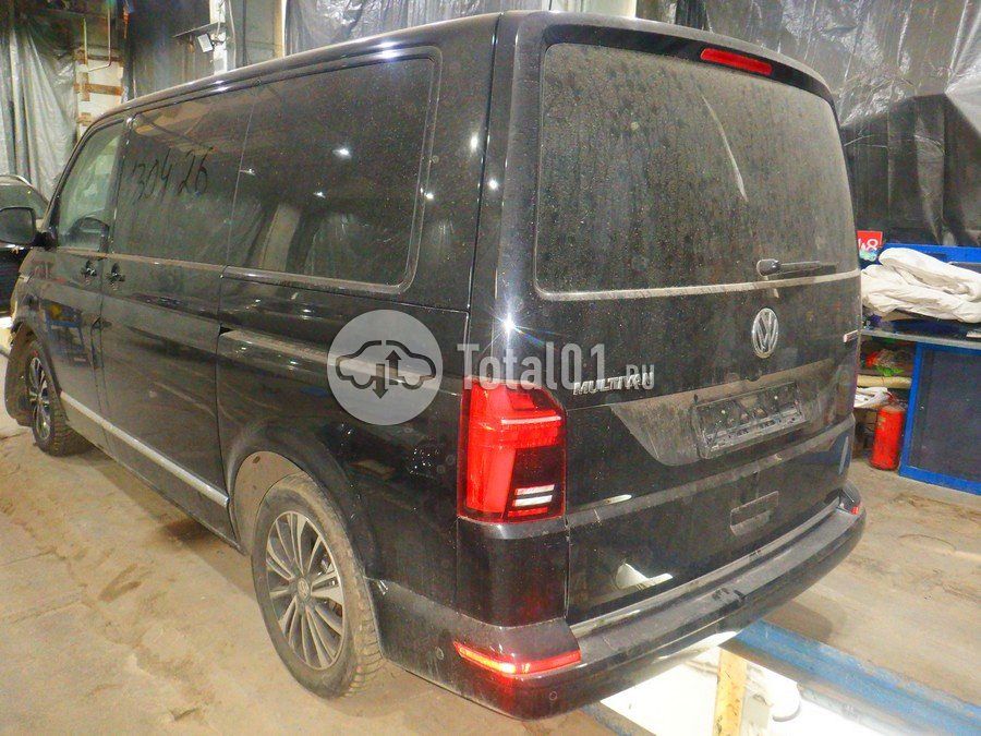 Фото Volkswagen Multivan 18