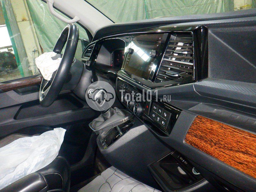 Фото Volkswagen Multivan 34