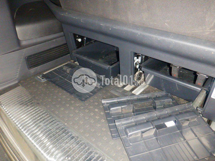 Фото Volkswagen Multivan 74