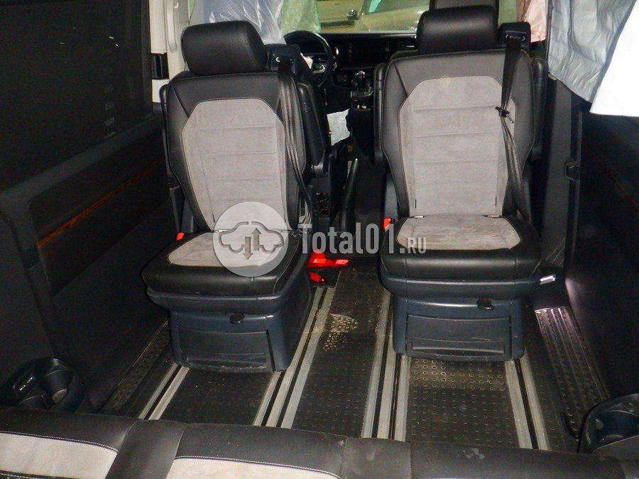 Фото Volkswagen Multivan 80