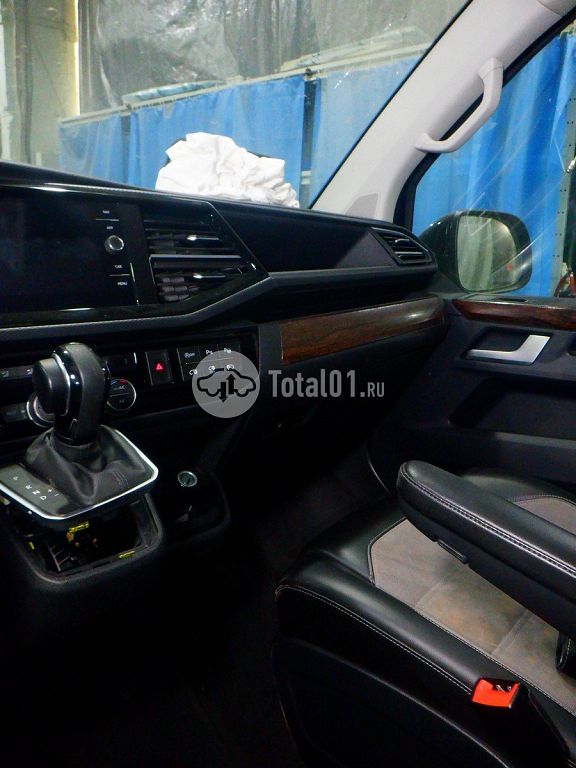 Фото Volkswagen Multivan 96