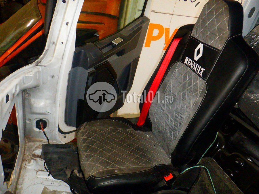Фото Renault T-Series 36
