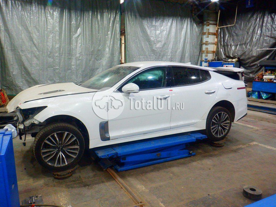 Фото KIA Stinger 6