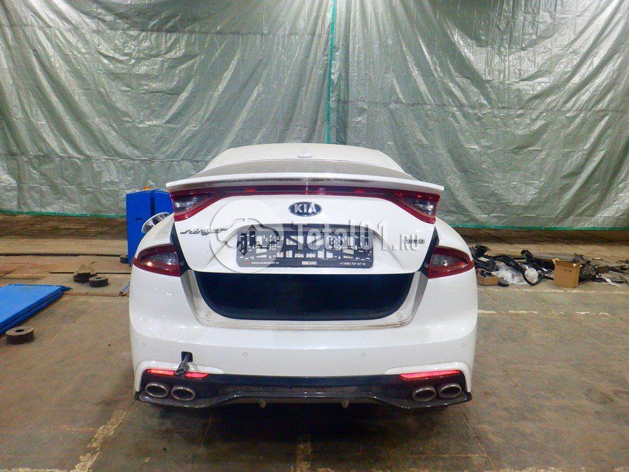 Фото KIA Stinger 12