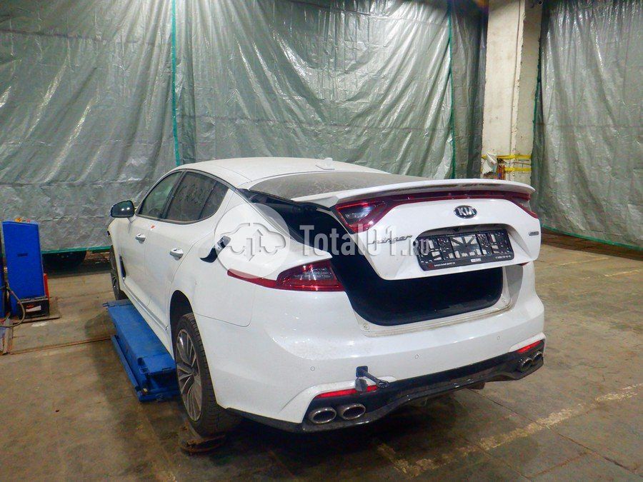 Фото KIA Stinger 14