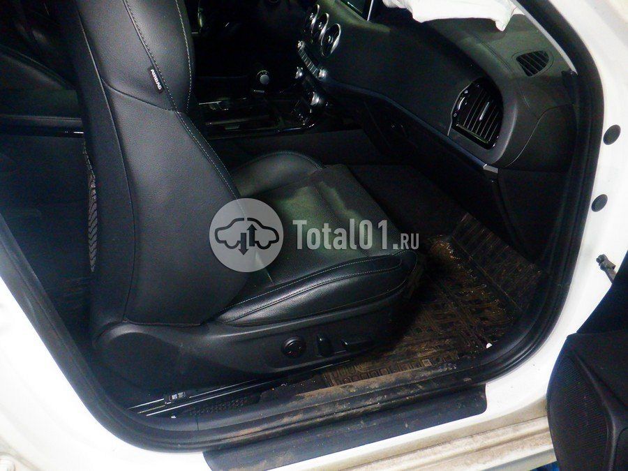 Фото KIA Stinger 24