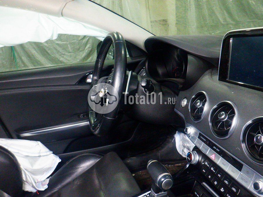 Фото KIA Stinger 36