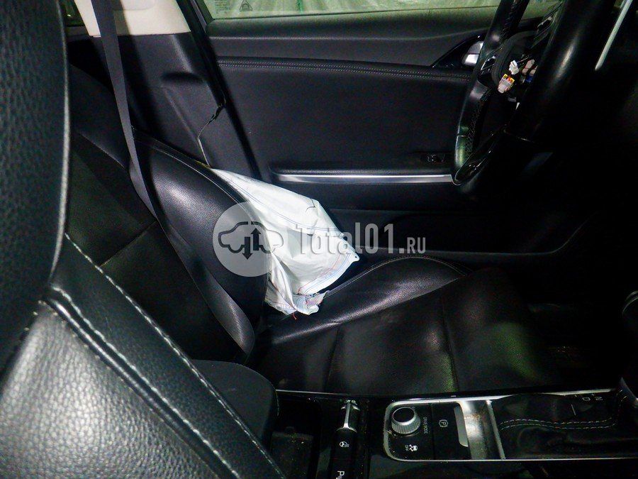 Фото KIA Stinger 42
