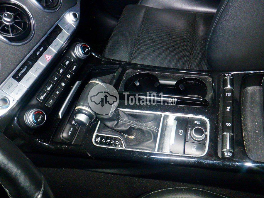 Фото KIA Stinger 118