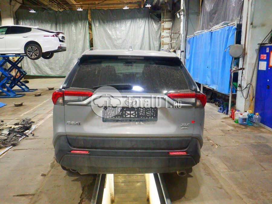 Фото Toyota RAV4 12