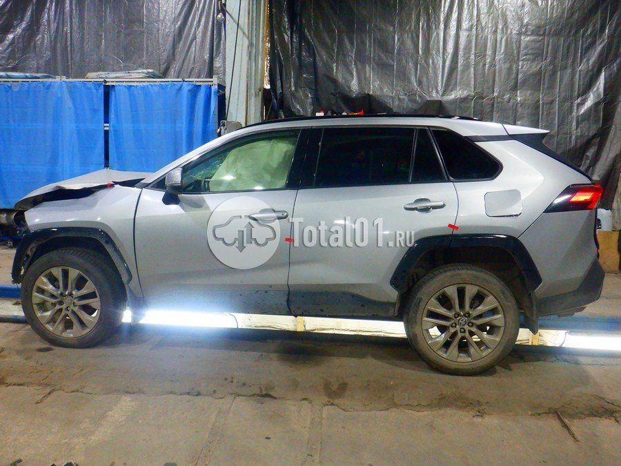Фото Toyota RAV4 16