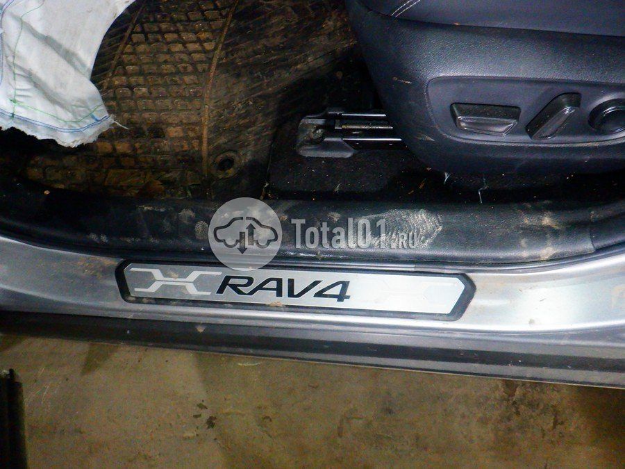 Фото Toyota RAV4 572
