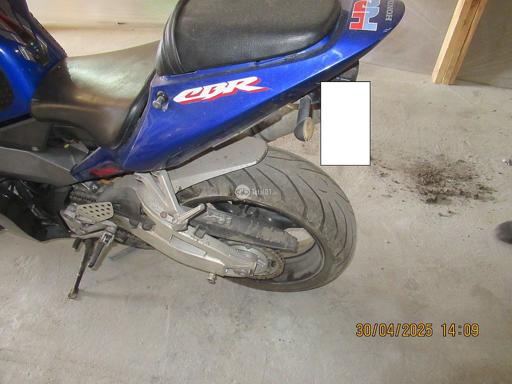Фото Honda CBR900RR 18
