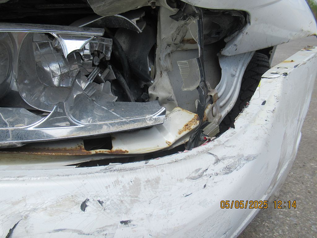 Фото Nissan Avenir 40