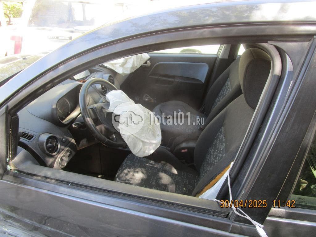 Фото Ford Fusion 10