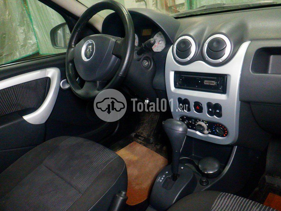 Фото Renault Logan 38