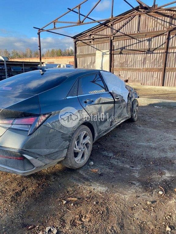 Фото Hyundai Elantra 114