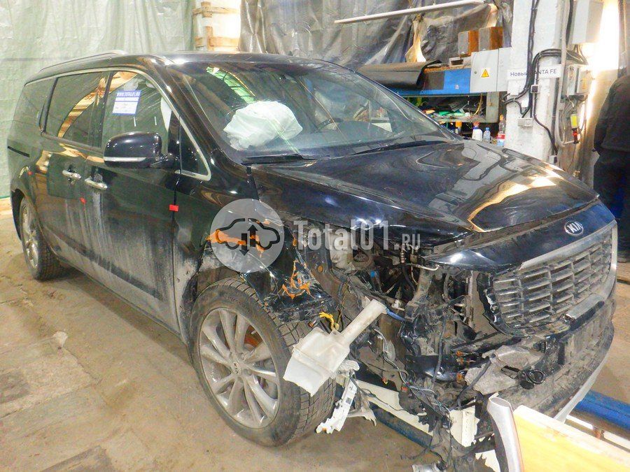 Фото KIA Carnival 6