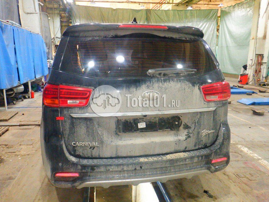 Фото KIA Carnival 14
