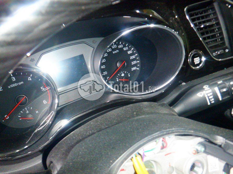 Фото KIA Carnival 36