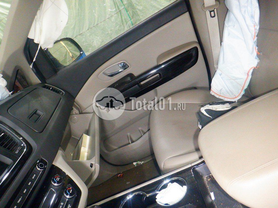Фото KIA Carnival 54