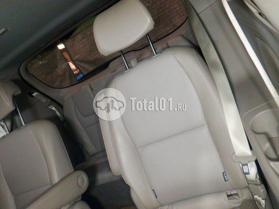 Фото KIA Carnival 74