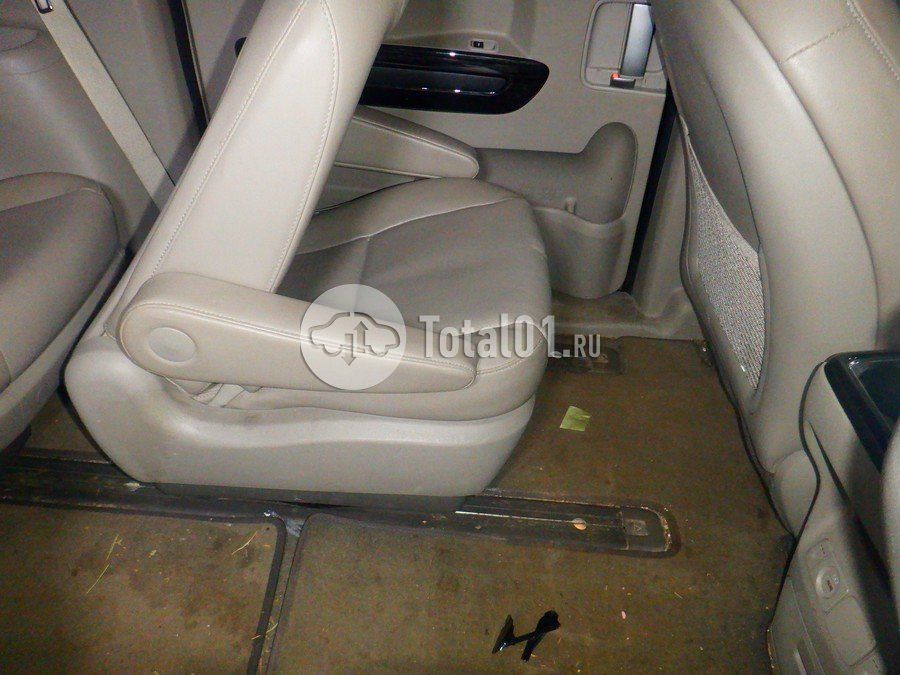 Фото KIA Carnival 112