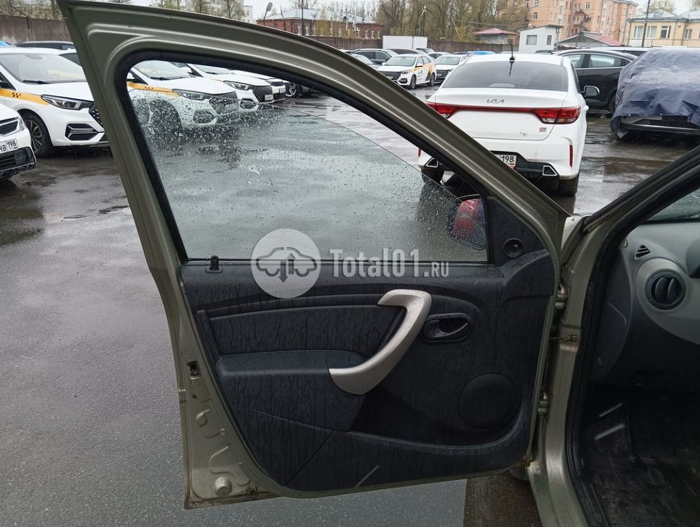 Фото Renault Logan 66