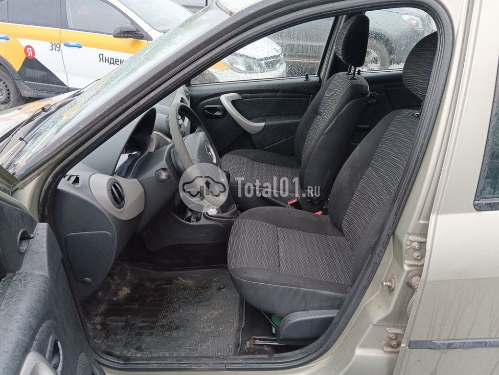 Фото Renault Logan 68