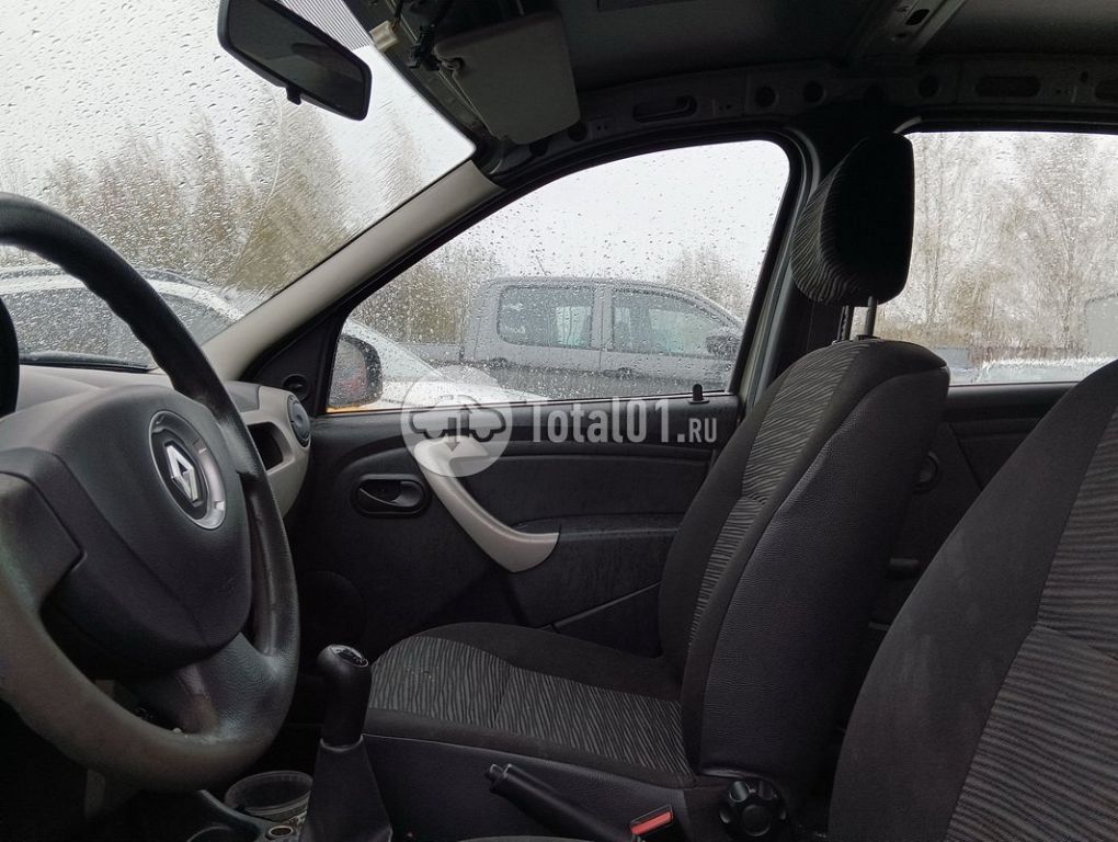 Фото Renault Logan 76