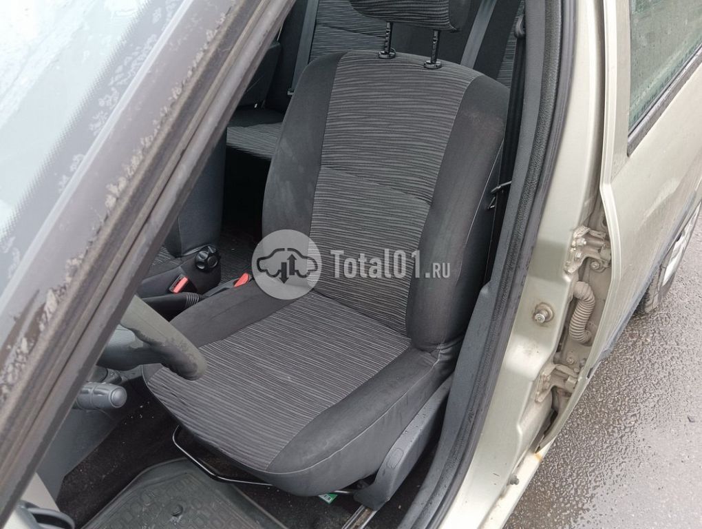 Фото Renault Logan 82