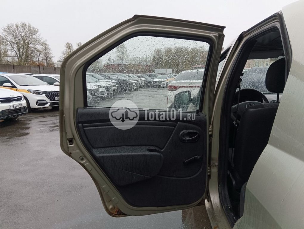 Фото Renault Logan 84