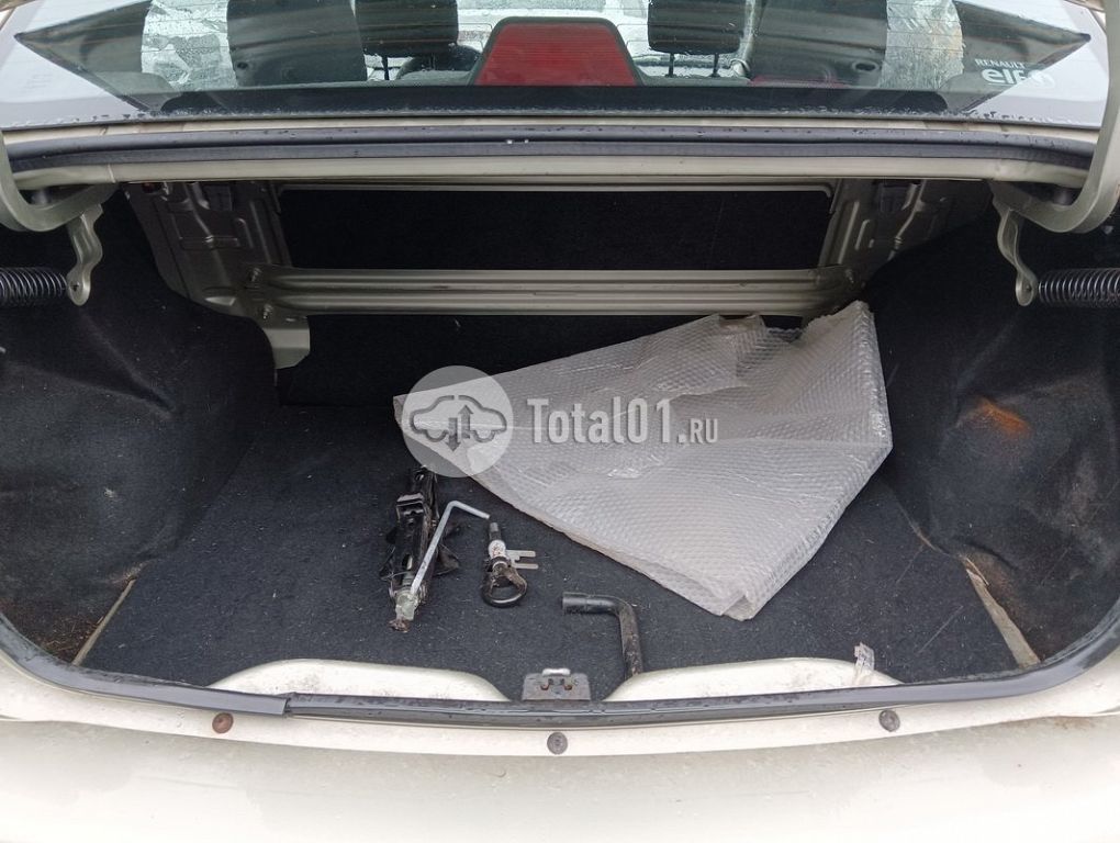 Фото Renault Logan 106