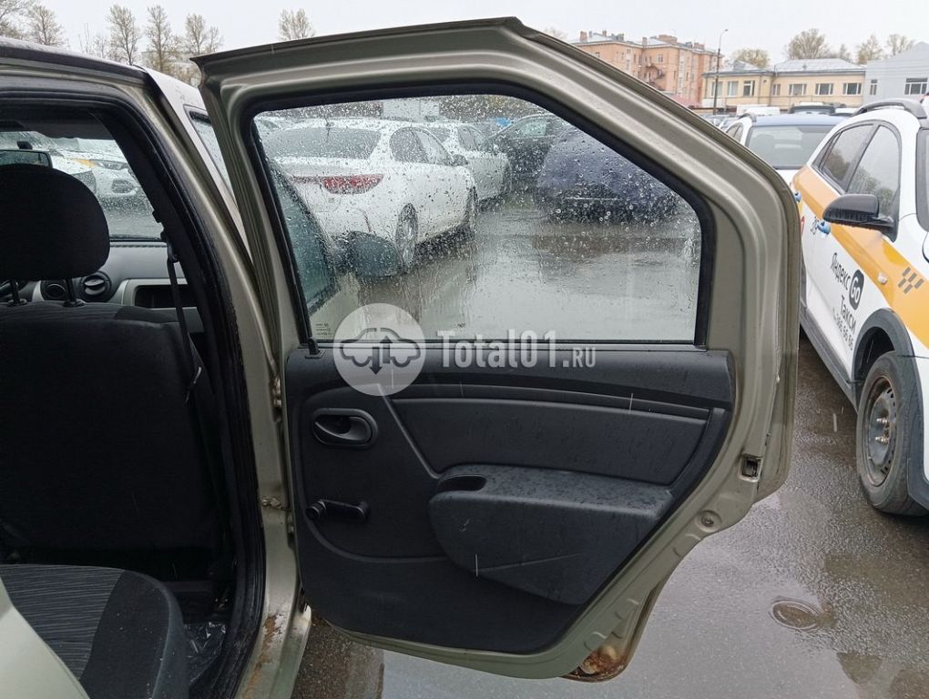 Фото Renault Logan 112