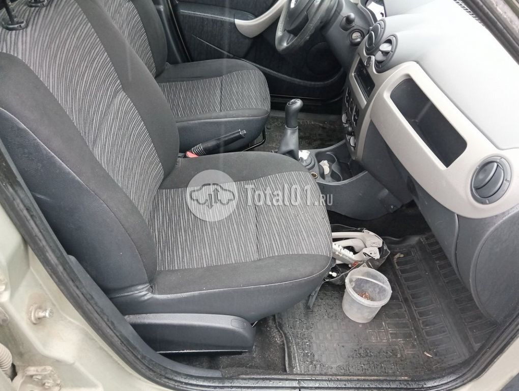 Фото Renault Logan 132