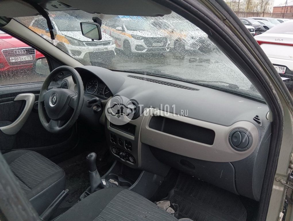 Фото Renault Logan 140