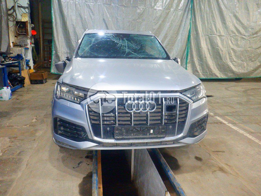 Фото Audi Q7 4