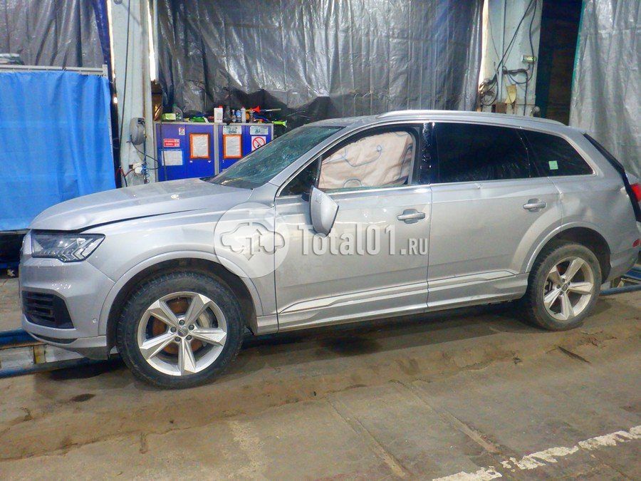Фото Audi Q7 8