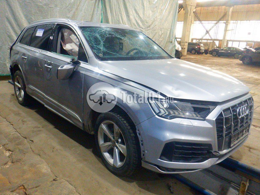 Фото Audi Q7 10