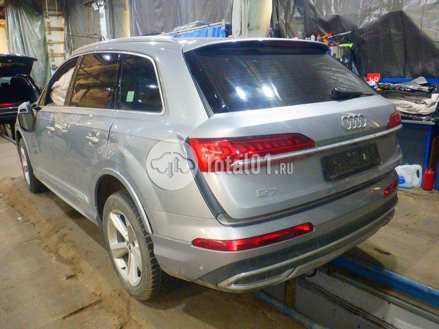 Фото Audi Q7 16