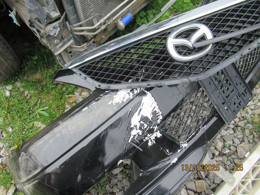 Фото Mazda MPV 132