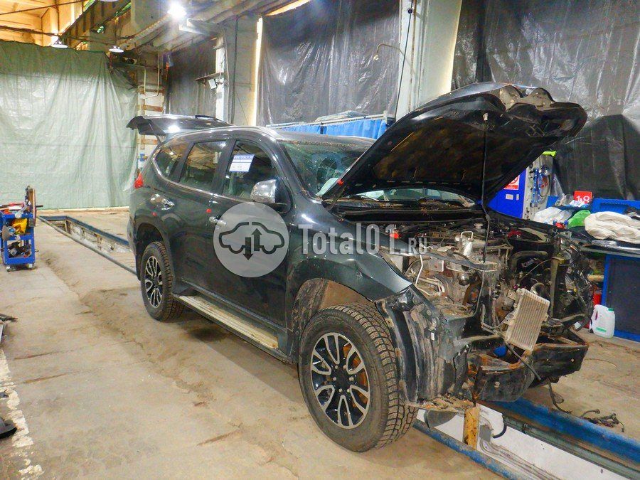 Фото Mitsubishi Pajero Sport 6