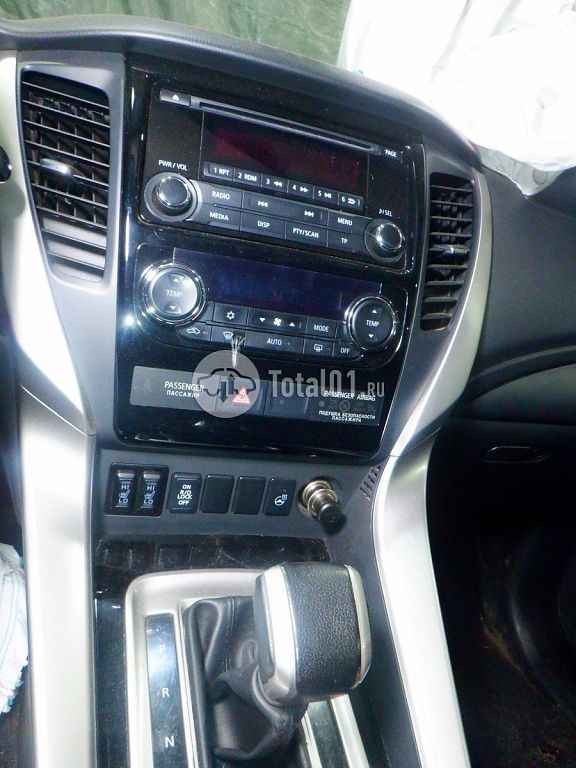 Фото Mitsubishi Pajero Sport 38