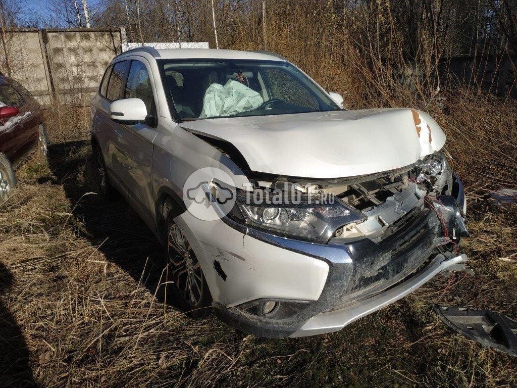 Фото Mitsubishi Outlander 8